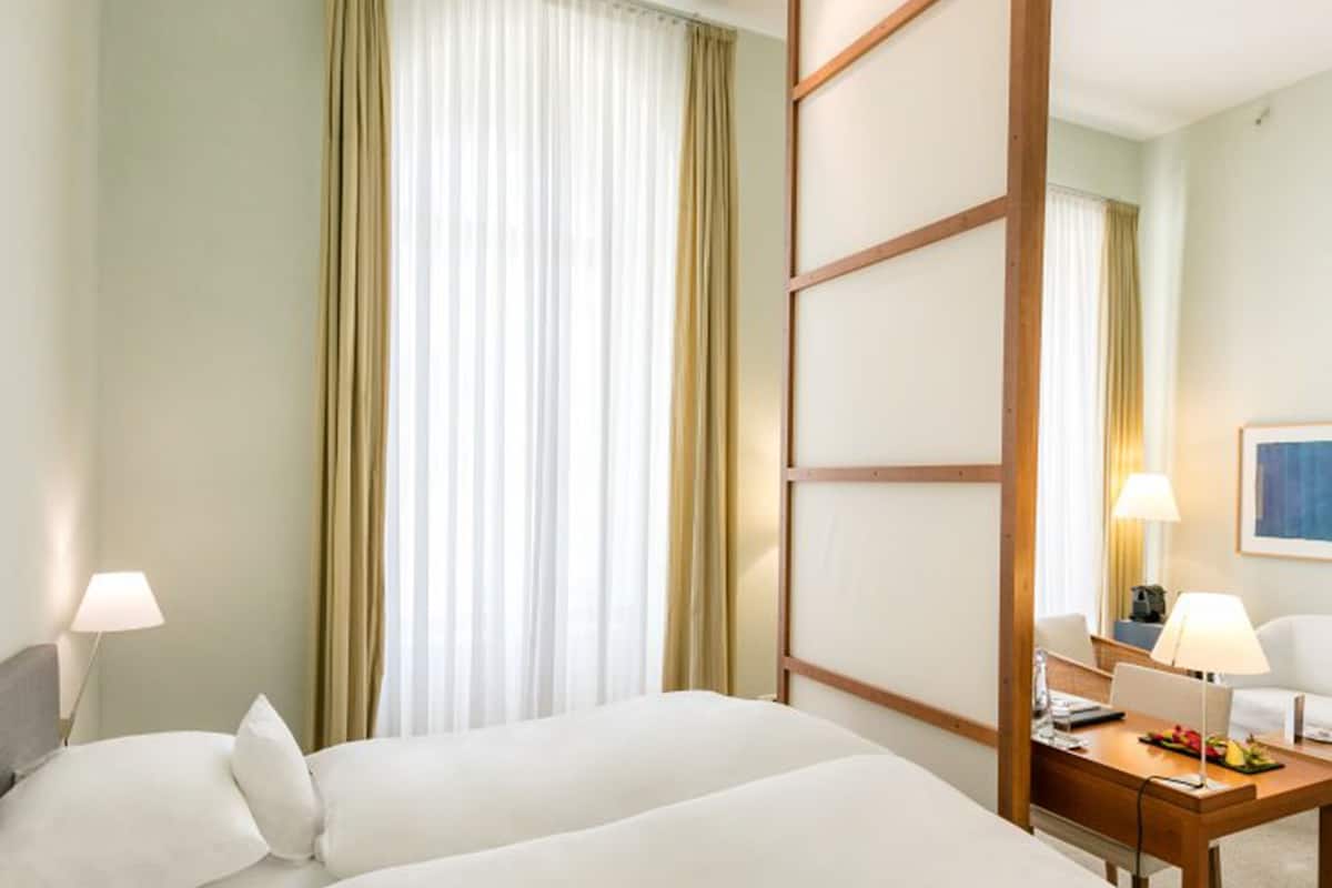 comfort room | 1 bedroom, hypo-allergenic bedding, in-room safe, desk