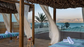 Couples treatment room(s), sauna, hot tub, steam room
