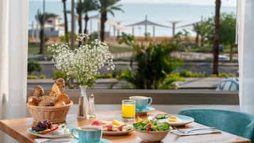 Petit déjeuner buffet compris tous les jours