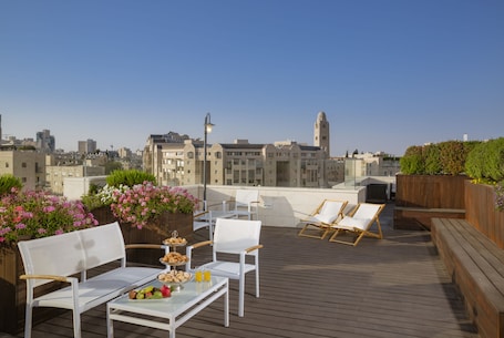 日光浴台. 第一皇家酒店