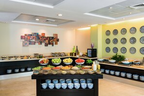 Daily buffet breakfast for a fee