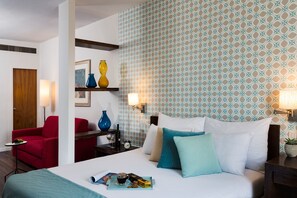 Junior Suite, City View | In-room safe, desk, free WiFi, bed sheets - Prima Royale (Jerusalem)