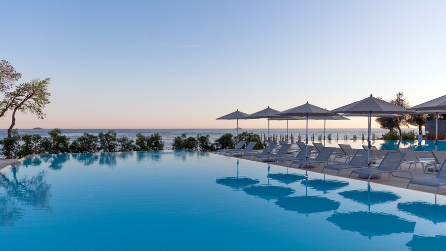 Maistra Select Amarin Resort