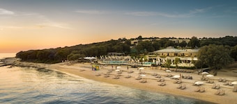 Maistra Select Amarin Resort