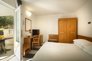 Coffres-forts dans les chambres, bureau, rideaux occultants