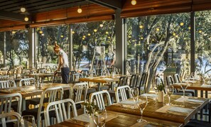4 ristoranti; aperti a colazione, a pranzo, e a cena