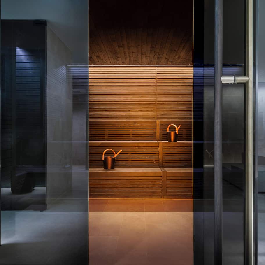 Sauna, hot tub, steam room, body treatments, hydrotherapy, aromatherapy