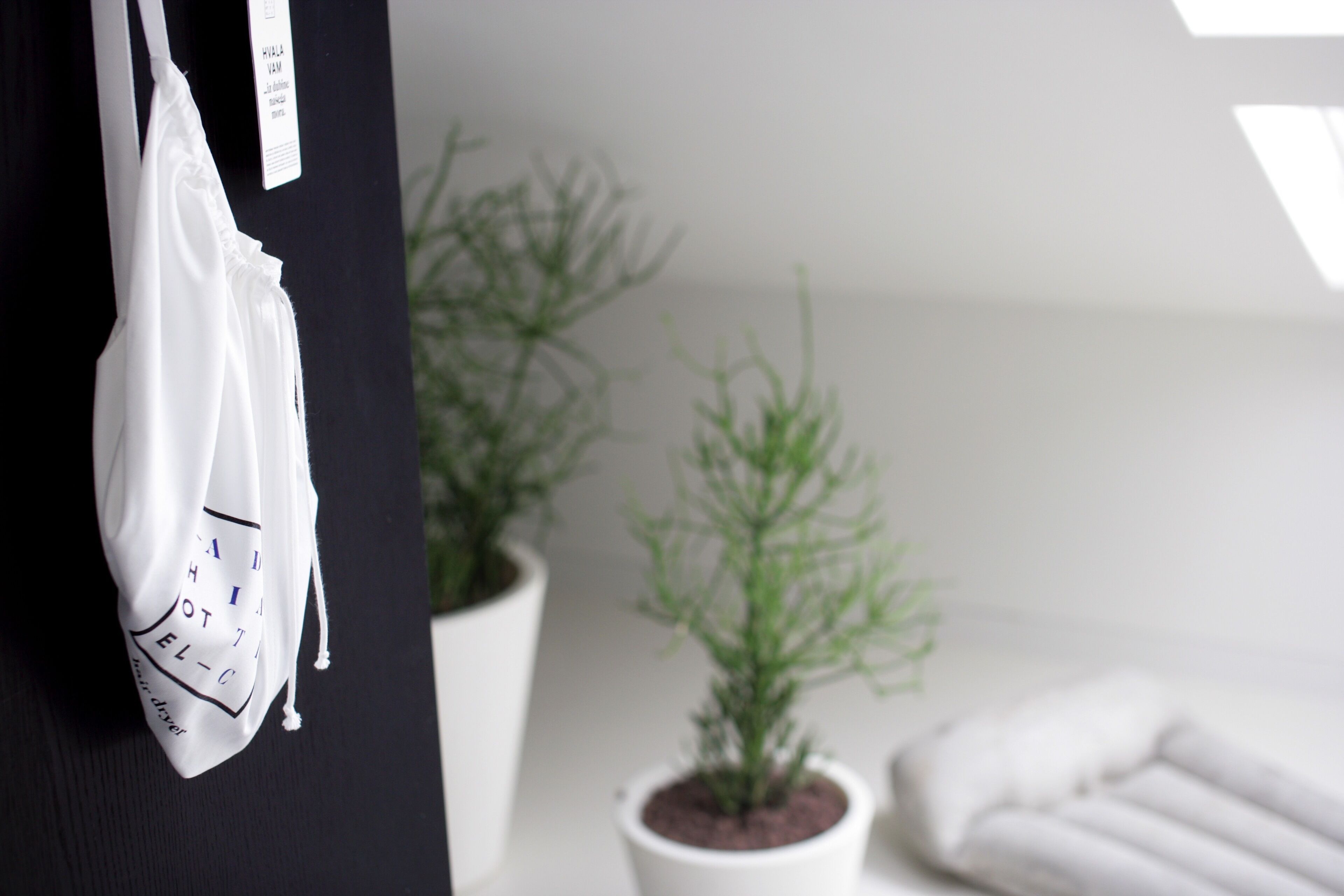 gallery | room amenity