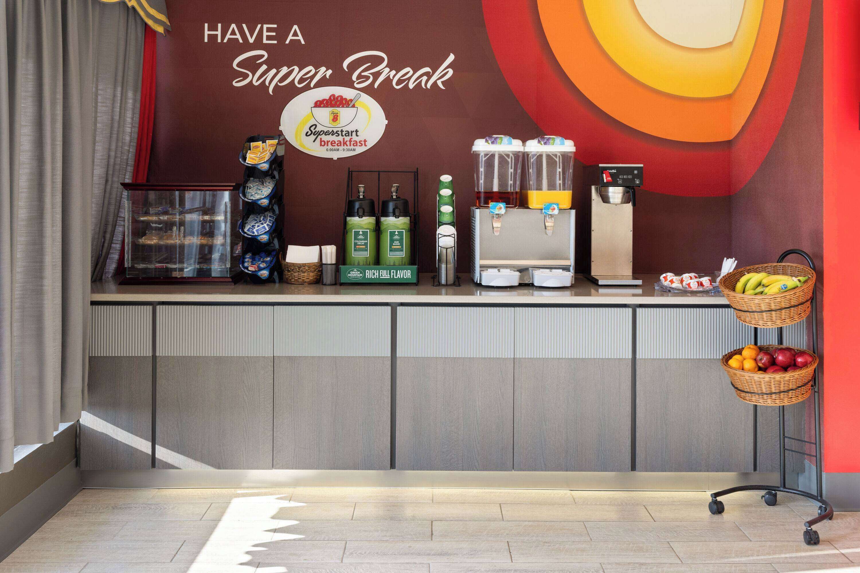 Tägliches inbegriffenes kontinentales Frühstück