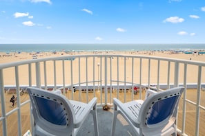 2 Queen Ocean Front Efficiency | Balcony