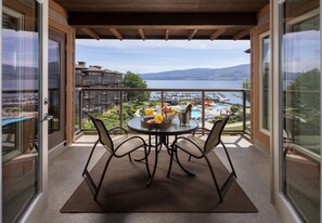 Lake view - The Cove Lakeside Resort (West Kelowna)