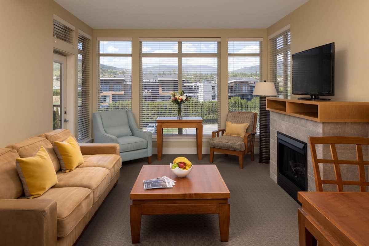 Suite, 1 chambre, vue montagne | 2 chambres, literie de qualité supérieure, surmatelas