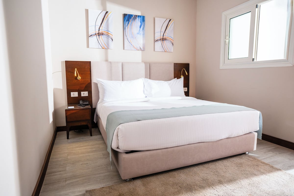 Junior Suite, Sea View | Egyptian cotton sheets, premium bedding, minibar, in-room safe