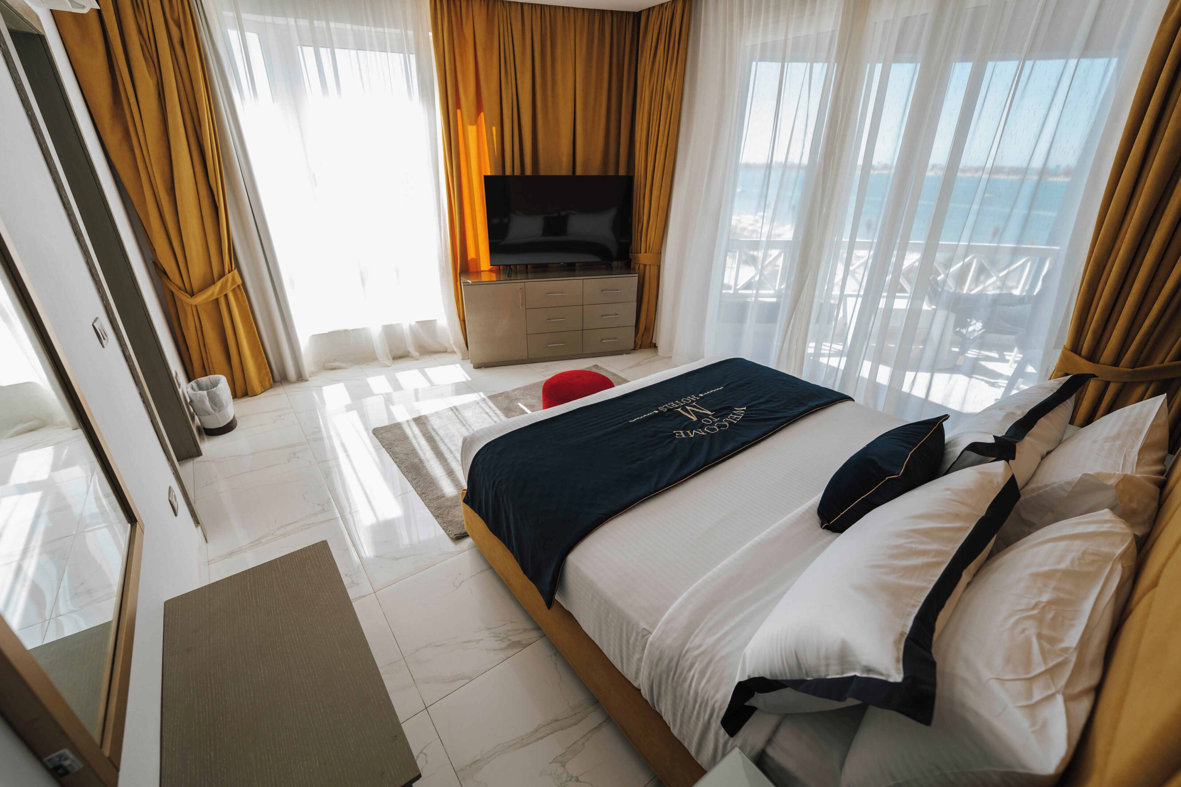Junior Suite, Sea View | Egyptian cotton sheets, premium bedding, minibar, in-room safe