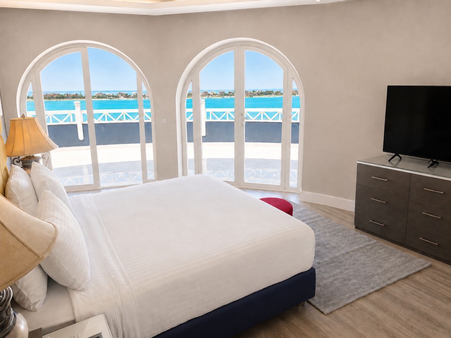 Panorama Sea View Suite | 埃及棉床單、高級寢具、迷你吧、客房內保險箱