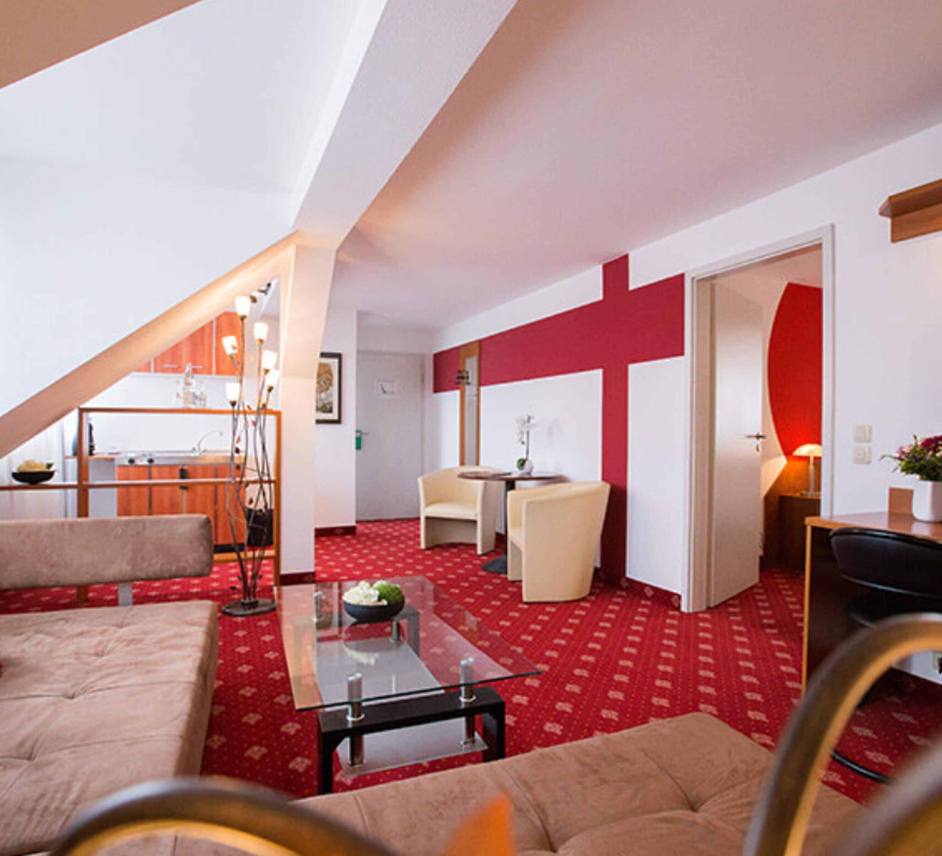 comfort suite | 1 bedroom, hypo-allergenic bedding, minibar, in-room safe