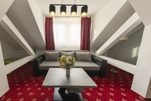 Standard Suite | Living area