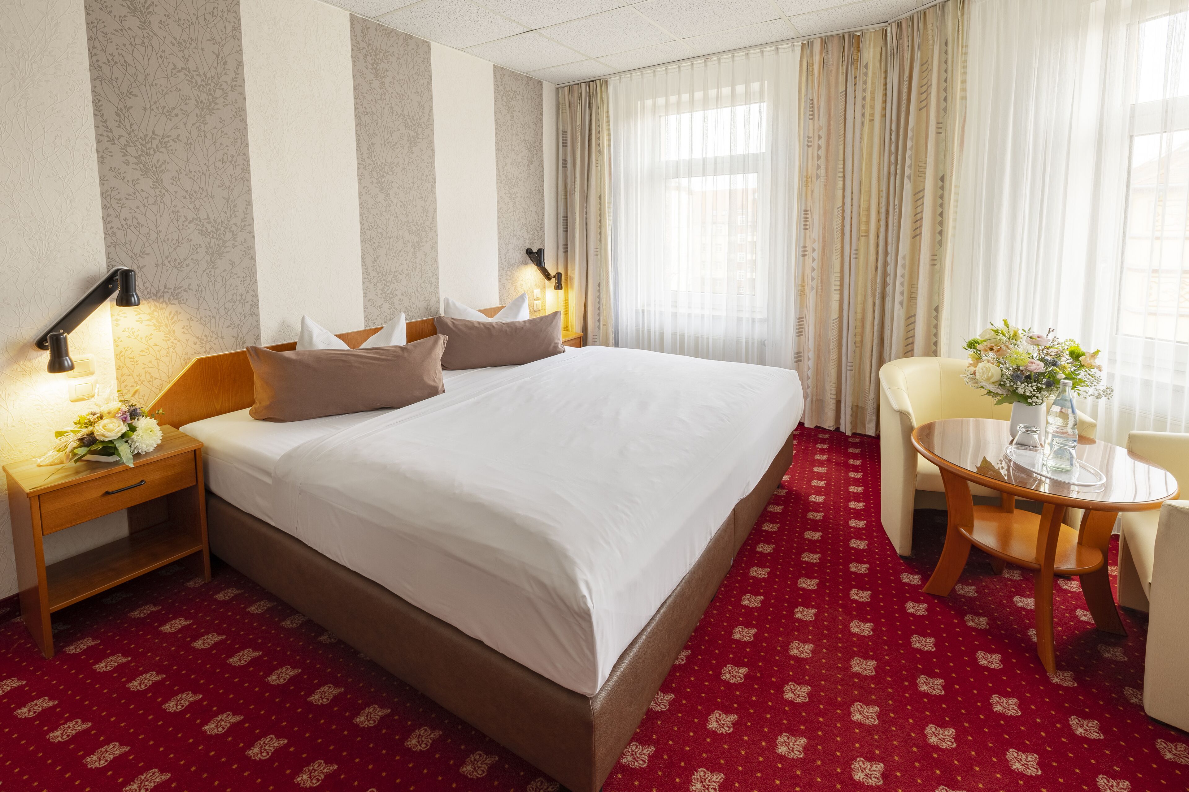 Double Room | 1 bedroom, hypo-allergenic bedding, minibar, in-room safe