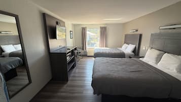Habitación, 2 camas Queen size, para no fumadores | Cortinas blackout, tabla de planchar con plancha y wifi gratis