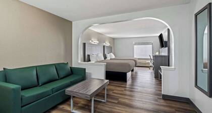 Quality Inn & Suites Biloxi - Ocean Springs