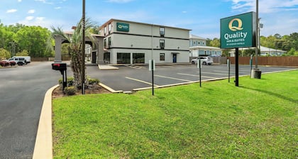 Quality Inn & Suites Biloxi - Ocean Springs