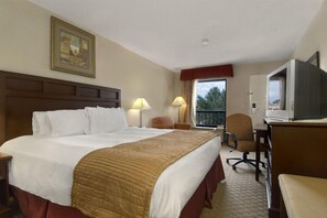 Premium bedding, desk, iron/ironing board, free cots/infant beds