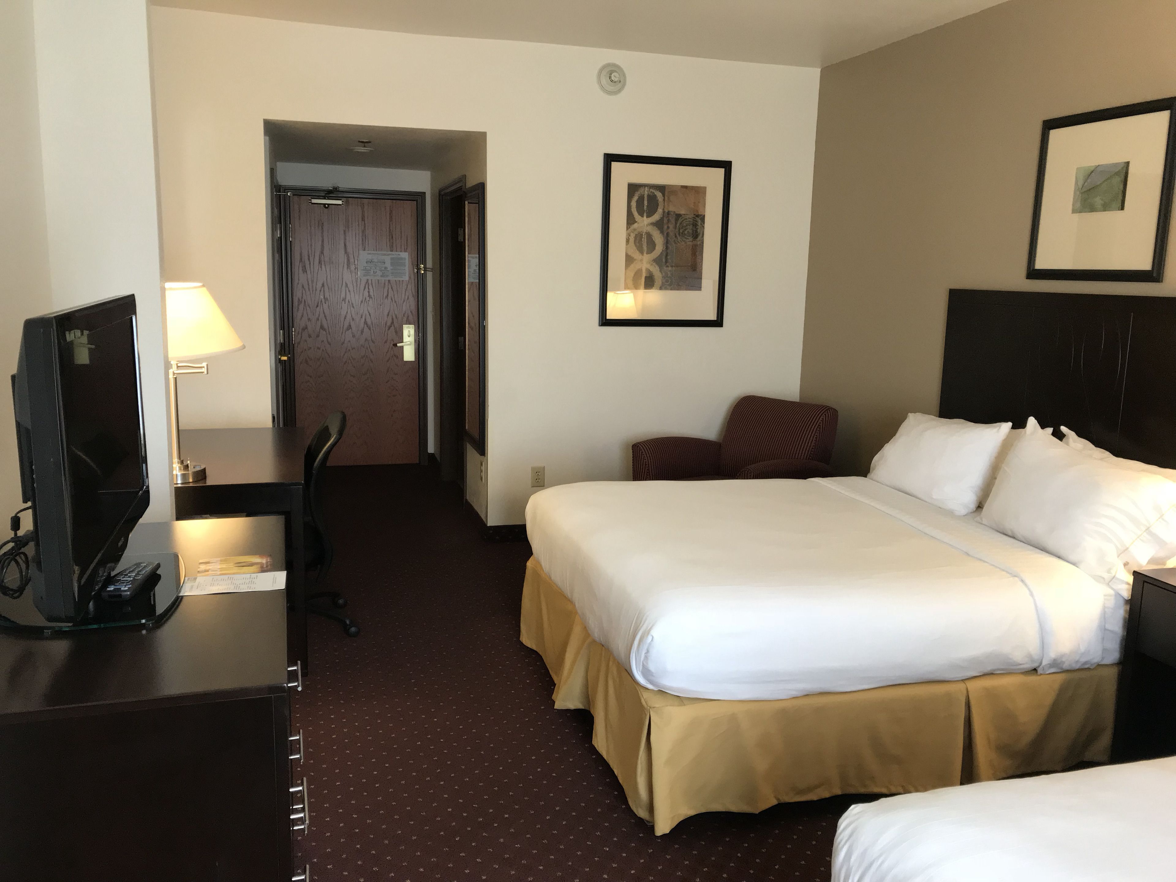In-room safe, desk, iron/ironing board, free WiFi