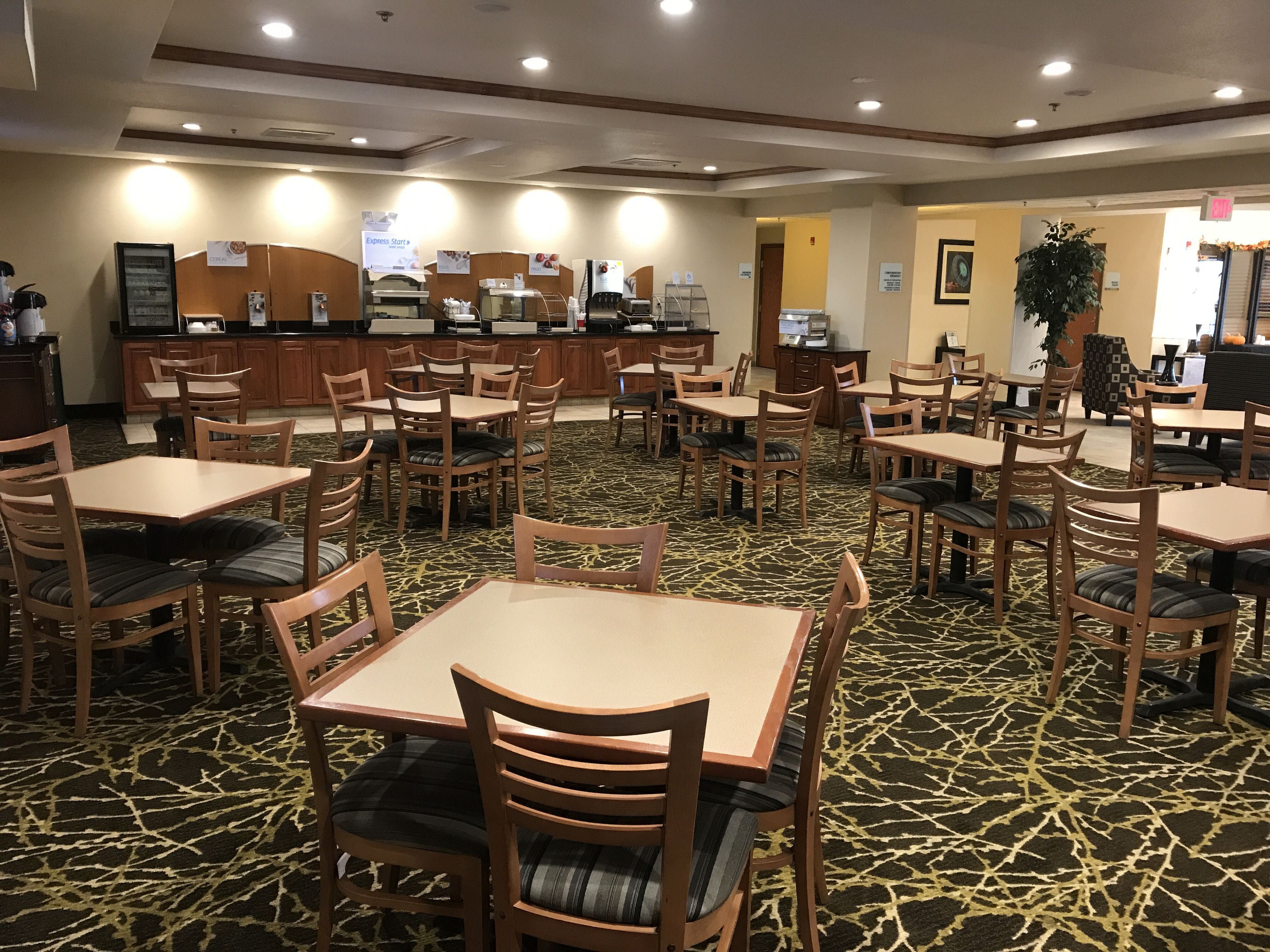 بوفيه فطور مجانًا