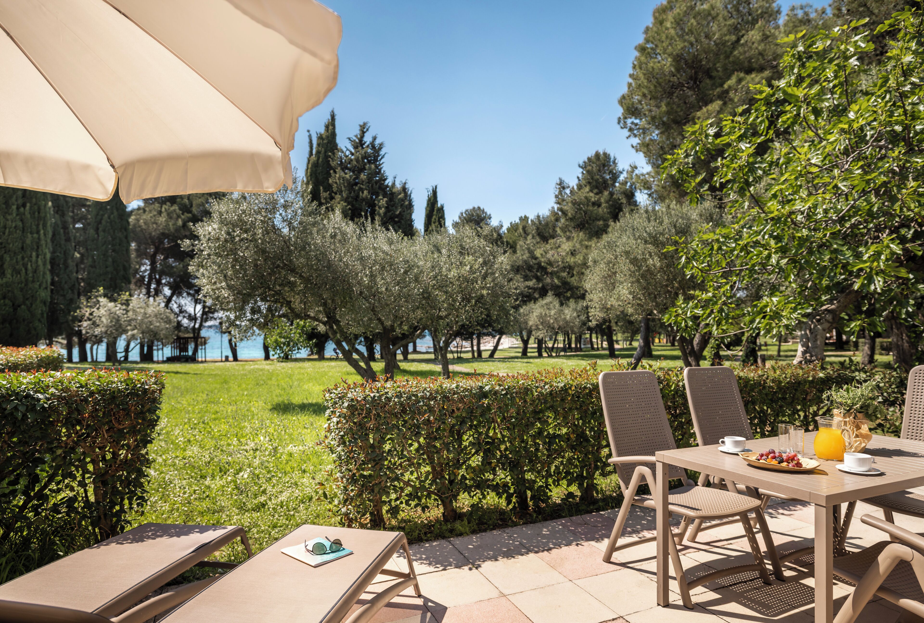 尊荣公寓, 2 间卧室, 露台, 花园景观 | 客房景观