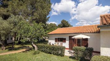 Premium Apartment, 2 Bedrooms, Terrace, Garden View | Terrace/patio