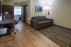 Literie hypoallergénique, coffres-forts dans les chambres, bureau