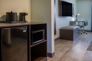 Literie hypoallergénique, coffres-forts dans les chambres, bureau