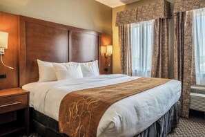 Suite, 1 King Bed with Sofa bed | Desk, iron/ironing board, free WiFi, bed sheets - Comfort Suites Near Texas State University (San Marcos)