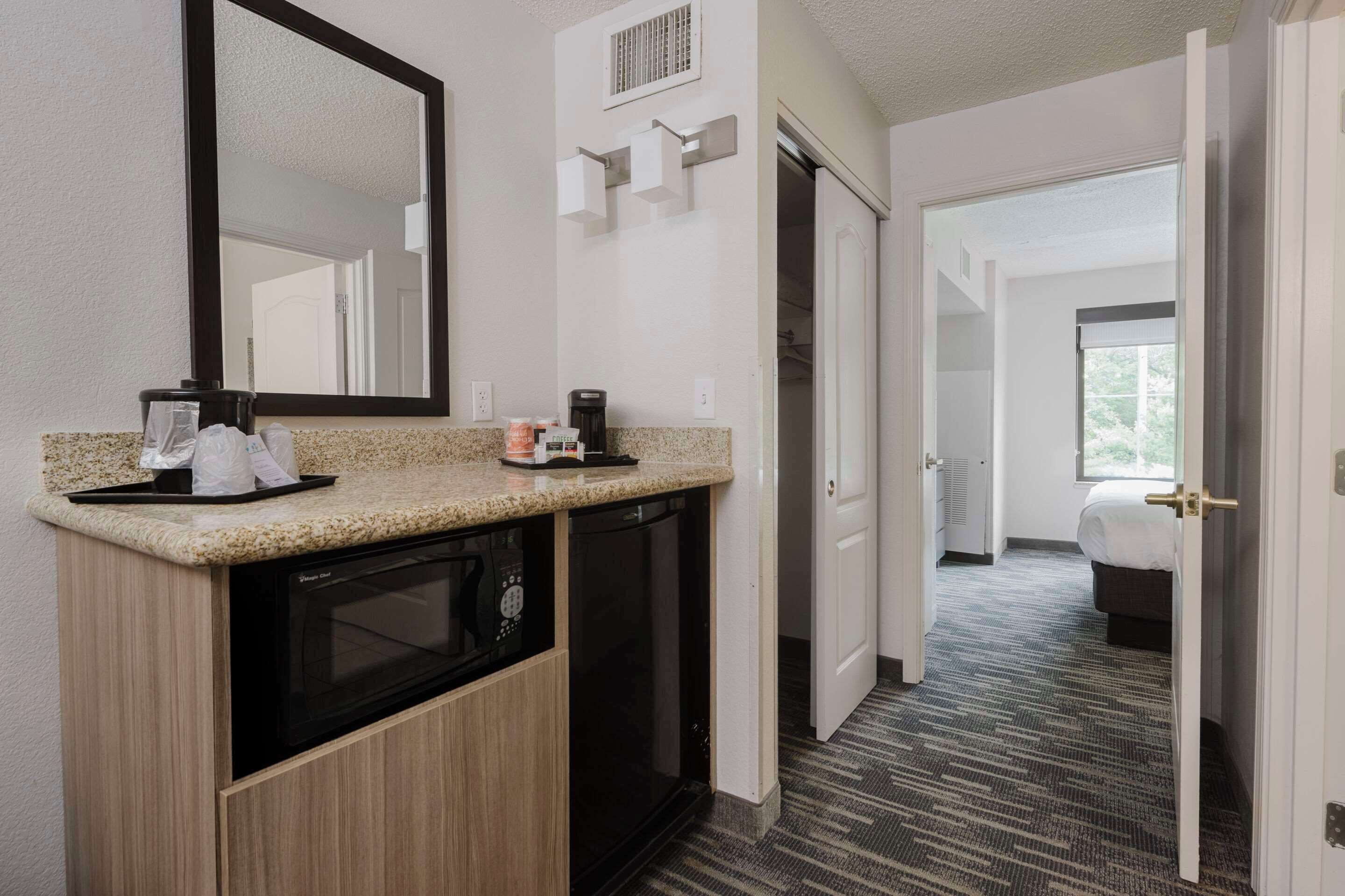 suite, 1 bedroom, non smoking | 1 bedroom, premium bedding, pillow-top beds, individually decorated