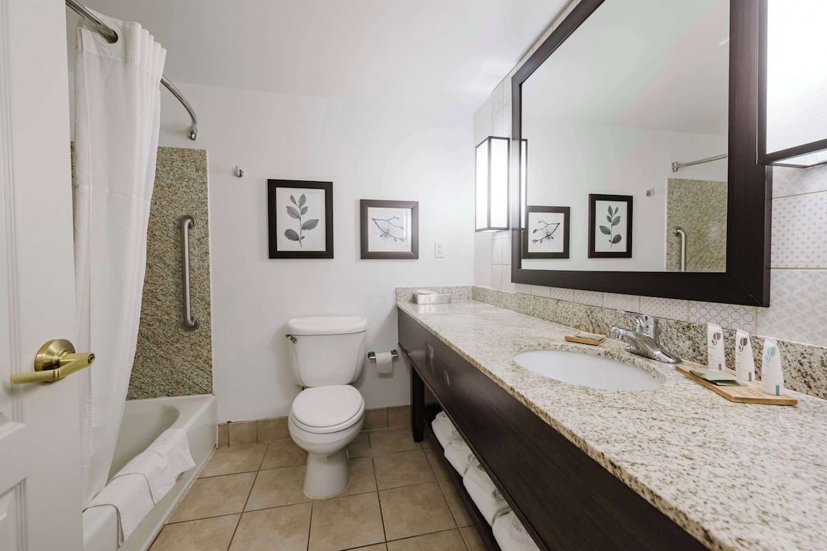 1 bedroom, premium bedding, pillow-top beds, individually decorated