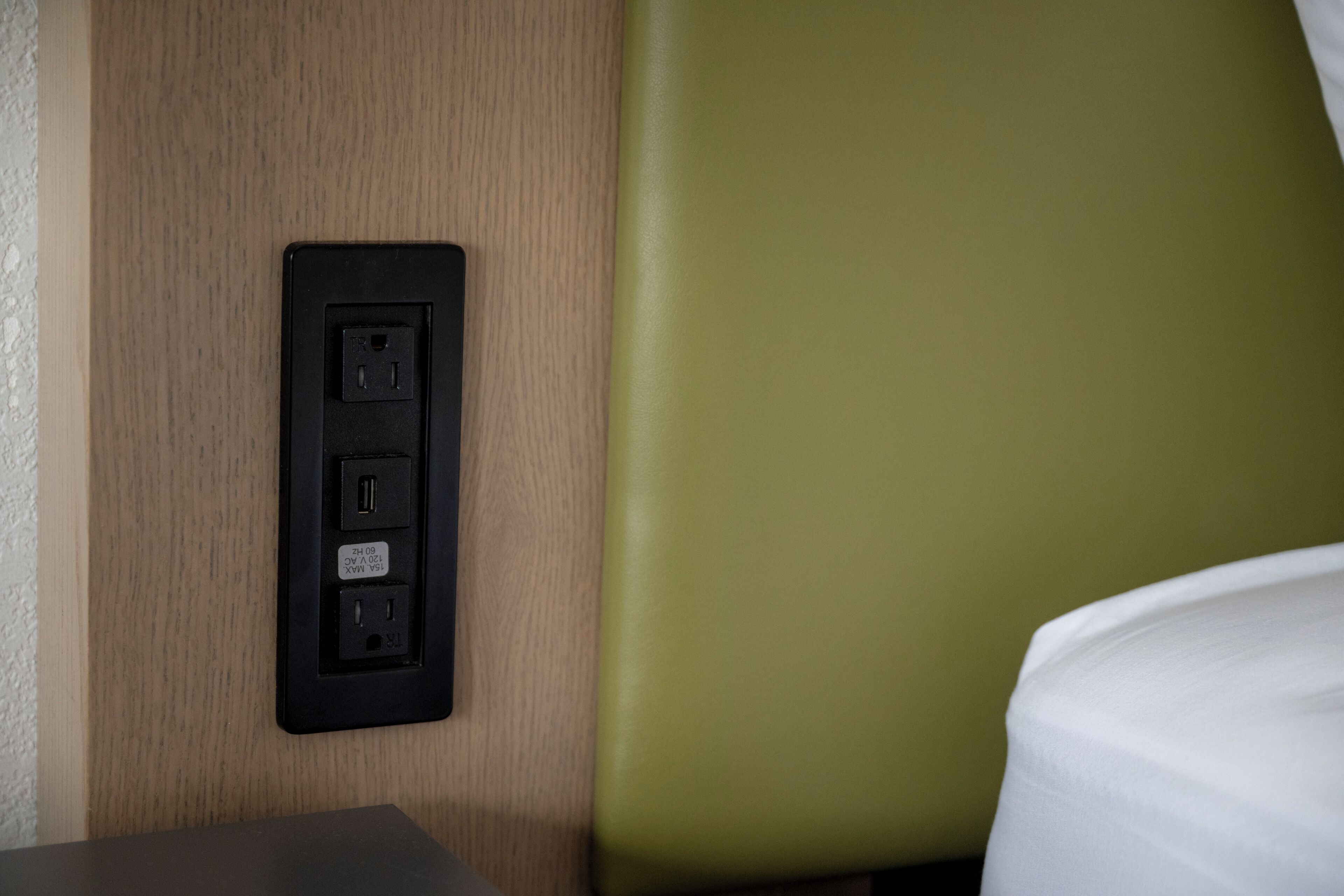 1 bedroom, premium bedding, pillow-top beds, individually decorated