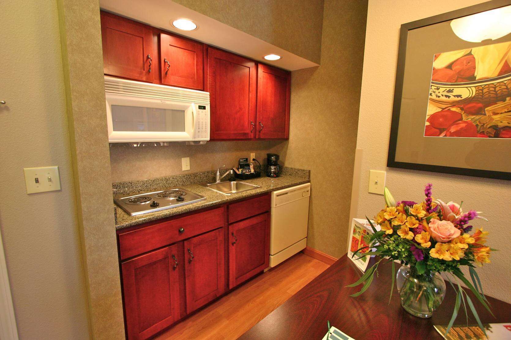 studio ste 1 king no smoking | private kitchen | full-sized fridge, microwave, stovetop, dishwasher
