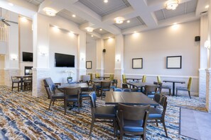 Dining room - Homewood Suites by Hilton Bloomington (Bloomington)