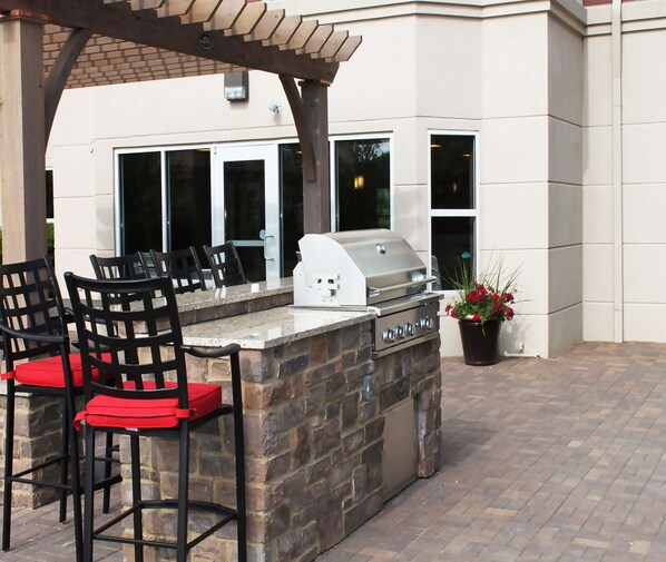 Exterior - Homewood Suites by Hilton Bloomington (Bloomington)