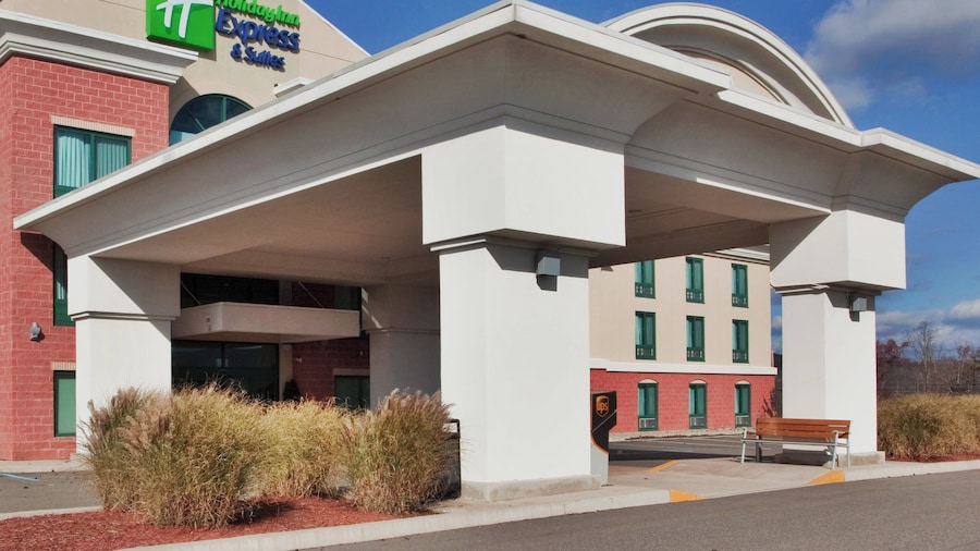 Holiday Inn Express Hotel & Suites Drums by IHG