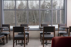 Ilmainen päivittäinen mannermainen aamiainen 