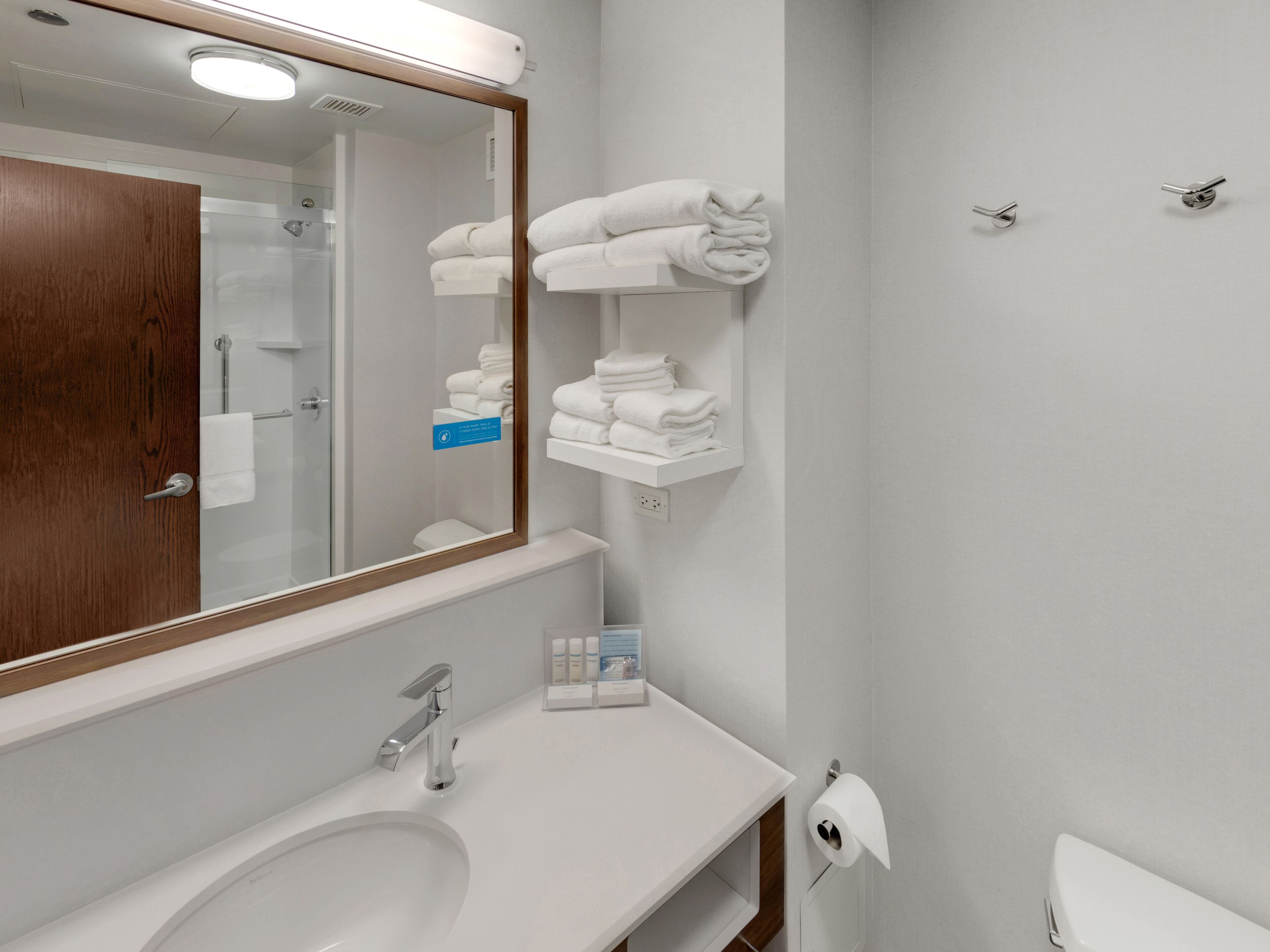 deep-soaking bathtub, free toiletries, hair dryer, towels