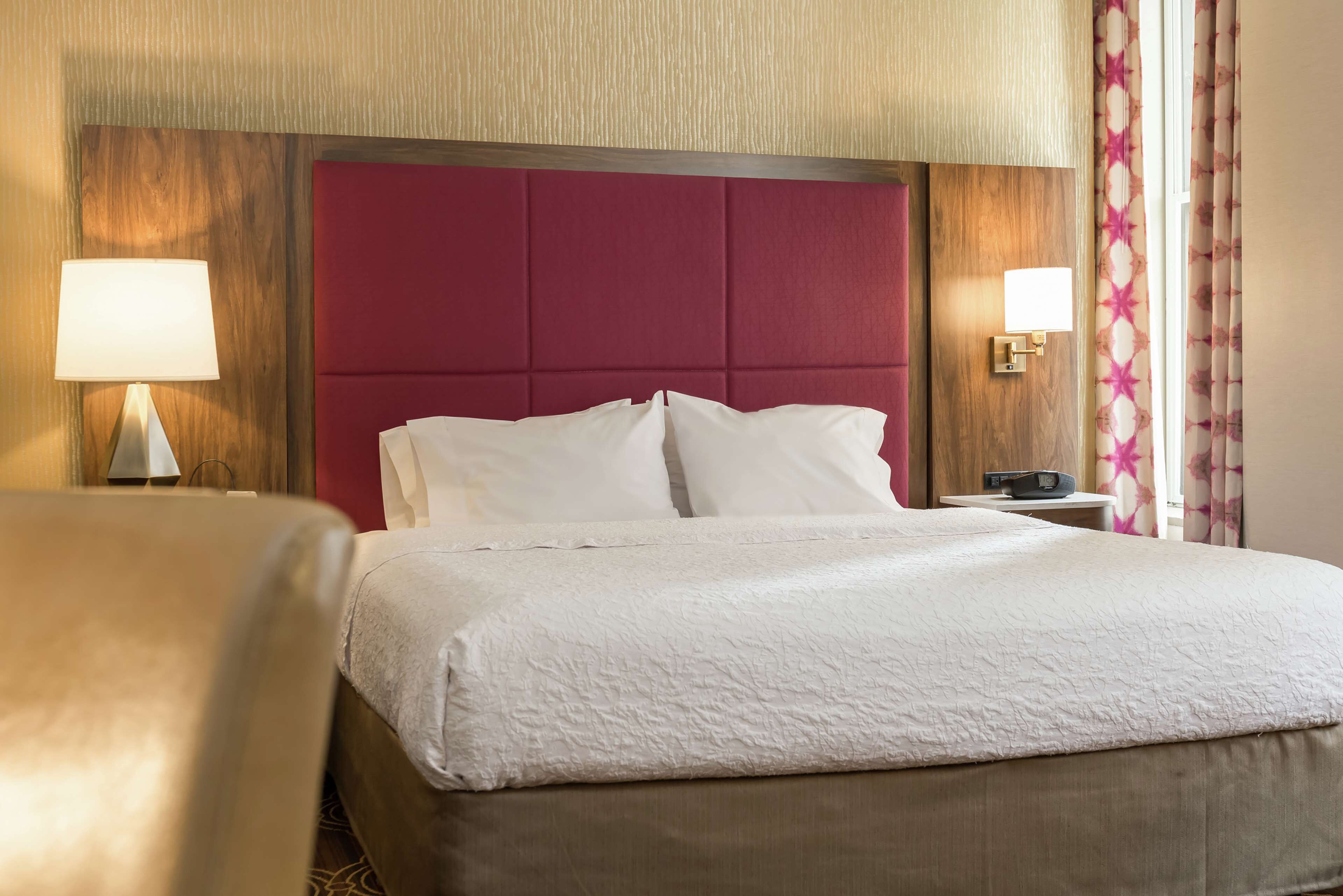 room, 1 king bed, non smoking | premium bedding, in-room safe, blackout curtains, iron/ironing board