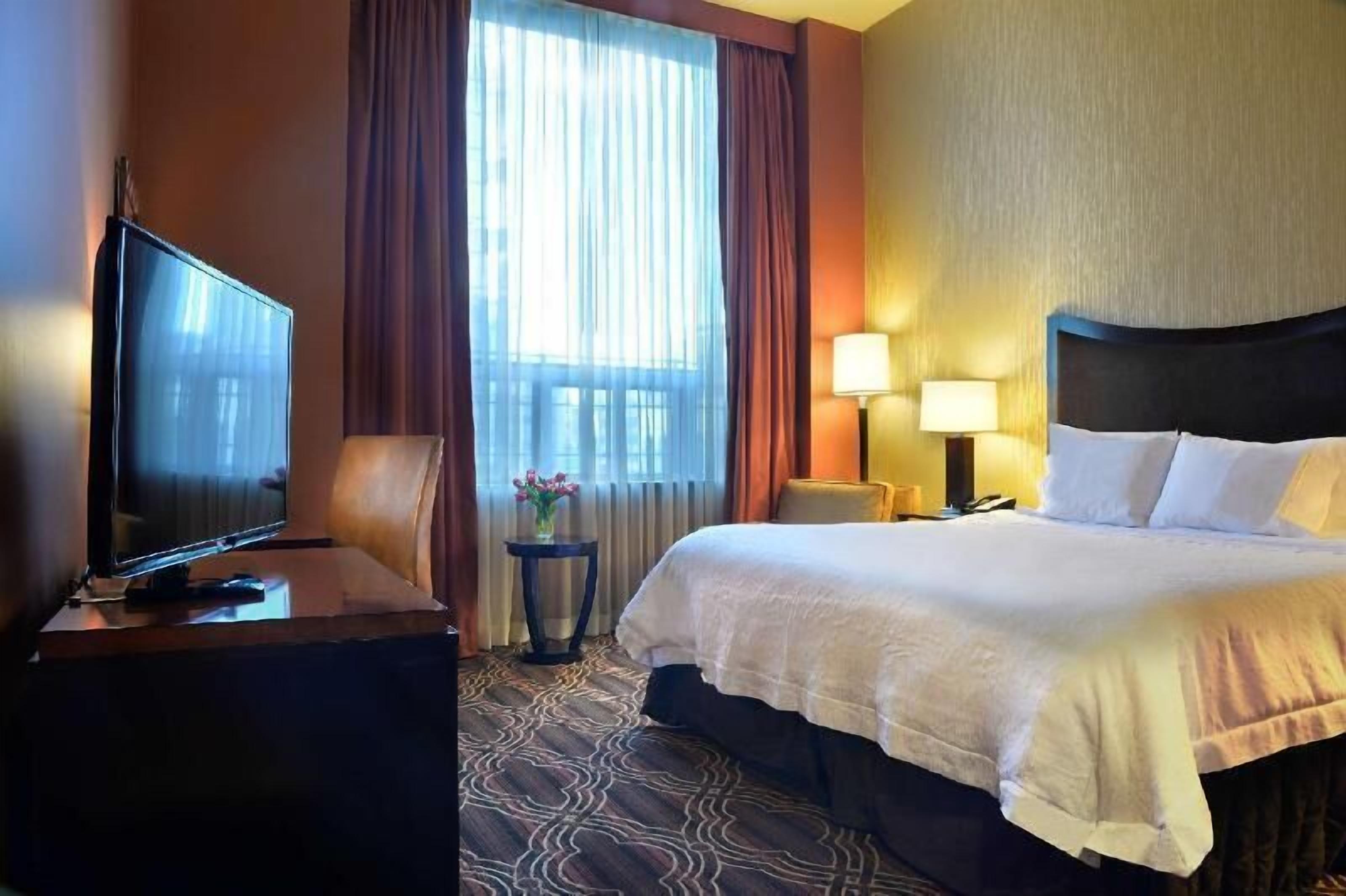 Premium bedding, in-room safe, blackout drapes, iron/ironing board
