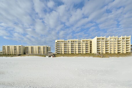 Beach House Condominiums - Image 9