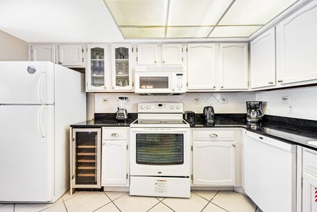 Beach House Condominiums - Image 21