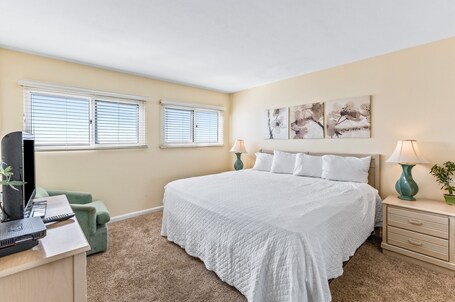 Beach House Condominiums - Image 24