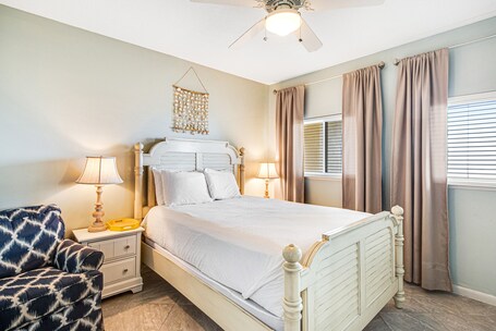 Beach House Condominiums - Image 23