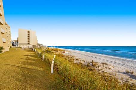 Beach House Condominiums - Image 32