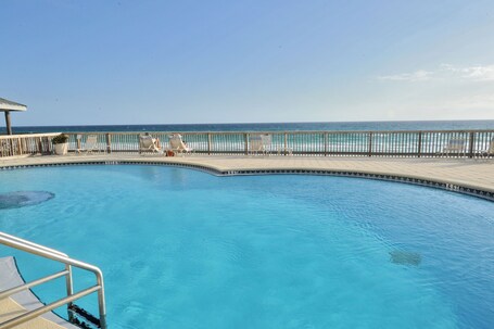 Beach House Condominiums - Image 17